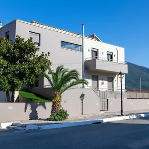 Villa Malena, Karavomylos