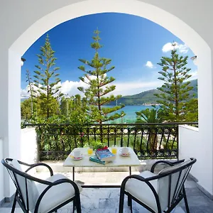 Hotel Athina, Karavomylos